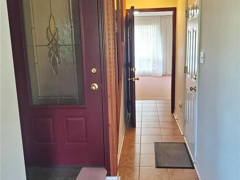 105 Wilkes Cres — Photo 4