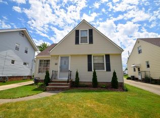 8203 Stratford Dr, Parma, OH 44129