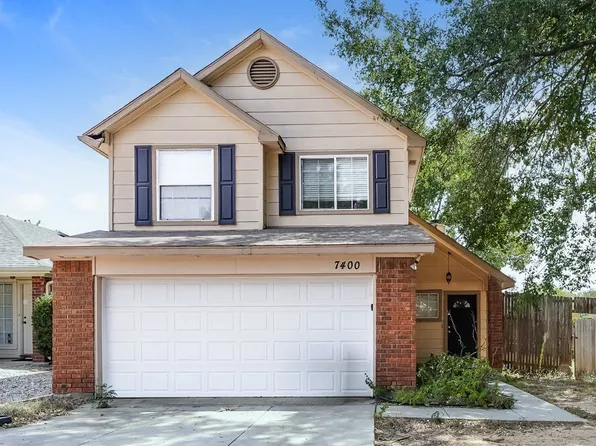 7400 Ashcroft Cir, Fort Worth, TX 76120