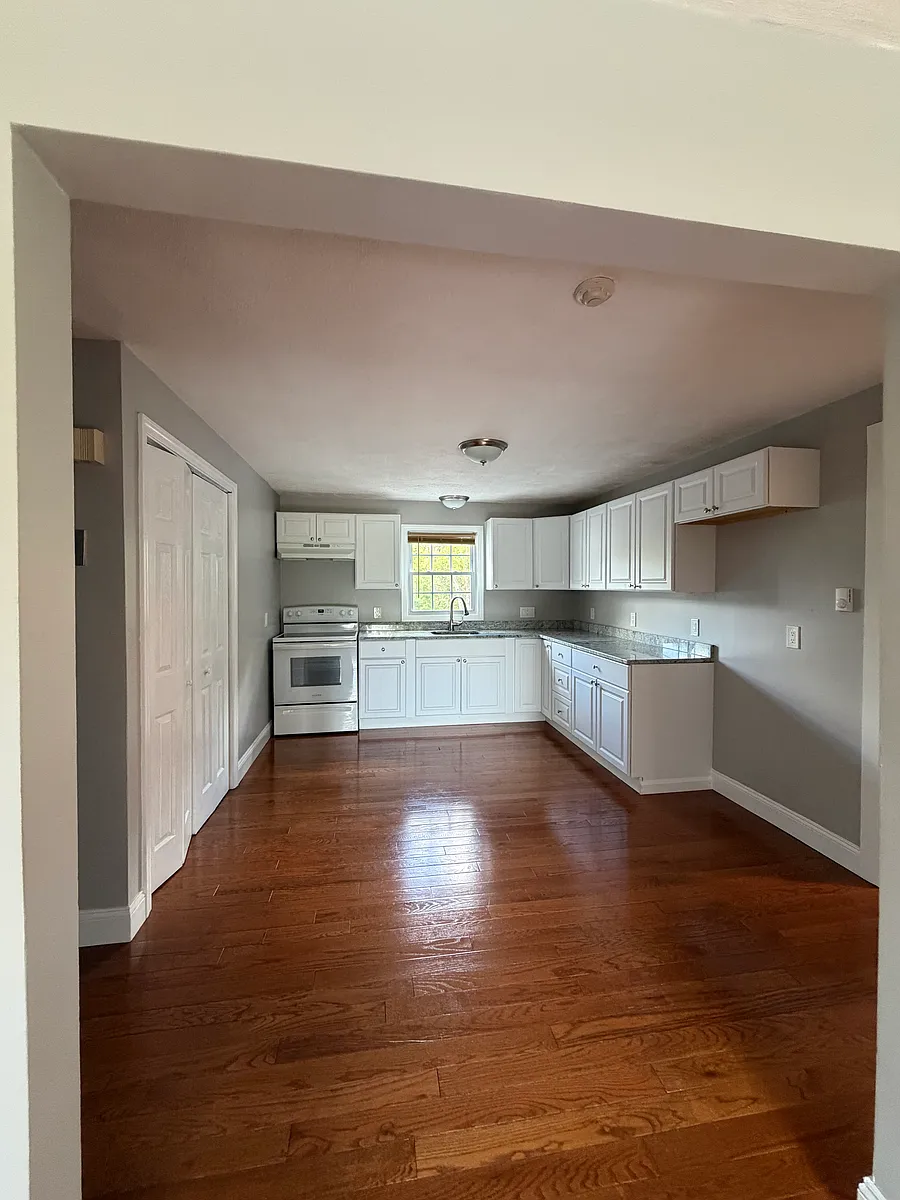 Building Photo - 62 Viscoloid Ave #3