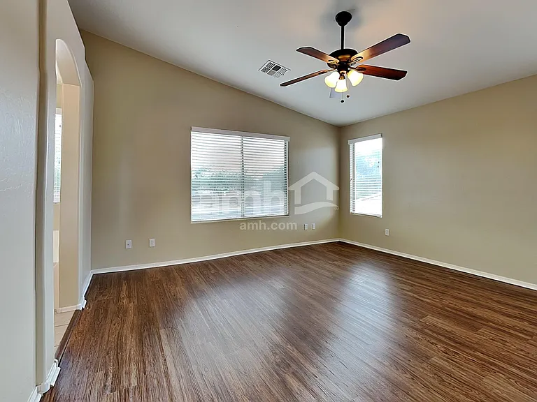 206 S 151st Ave — Photo 11