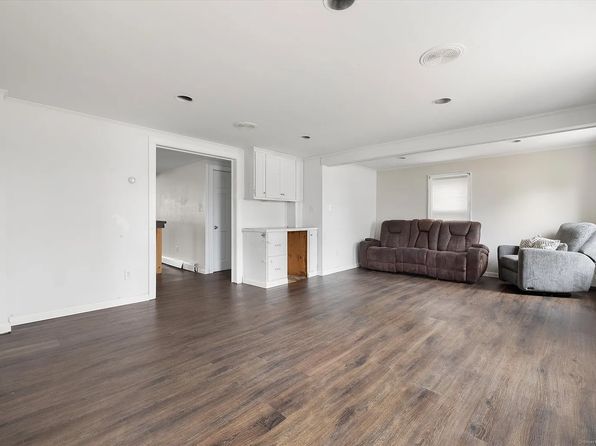 400 Main St #1