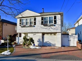 16 Redgrave Ave, Staten Island, NY