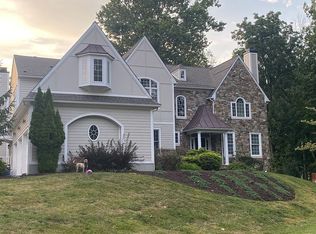 2236 N Stone Ridge Ln, Villanova, PA 19085