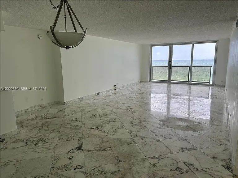 6039 Collins Ave #826 — Photo 4