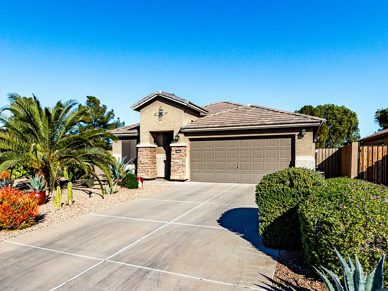 19589 N Portarosa Ct — Photo 2