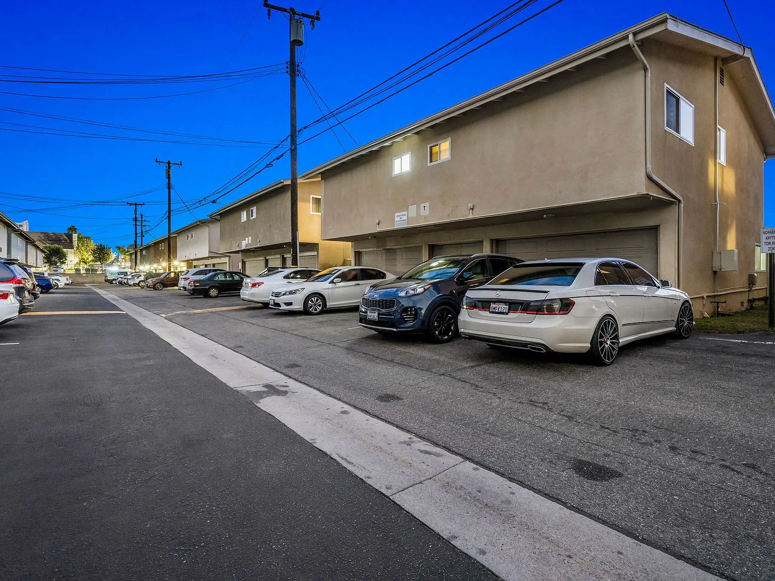 3720 Emerald St — Photo 4