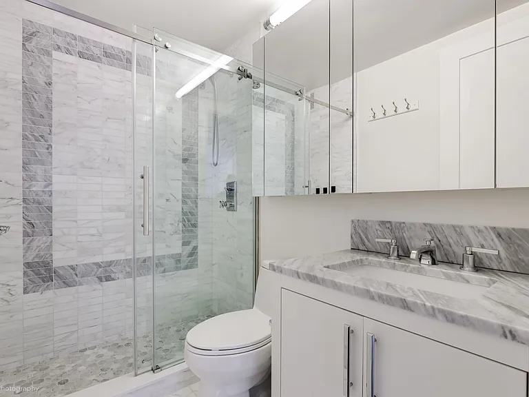 200 E 94th St #1115 — Photo 11