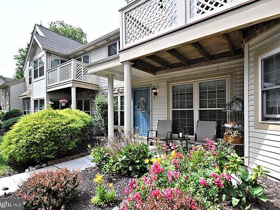 2nd image of 113 Foxmeadow Dr #113