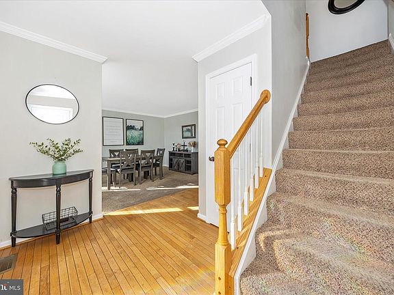 4th image of 7 Rockingham Dr