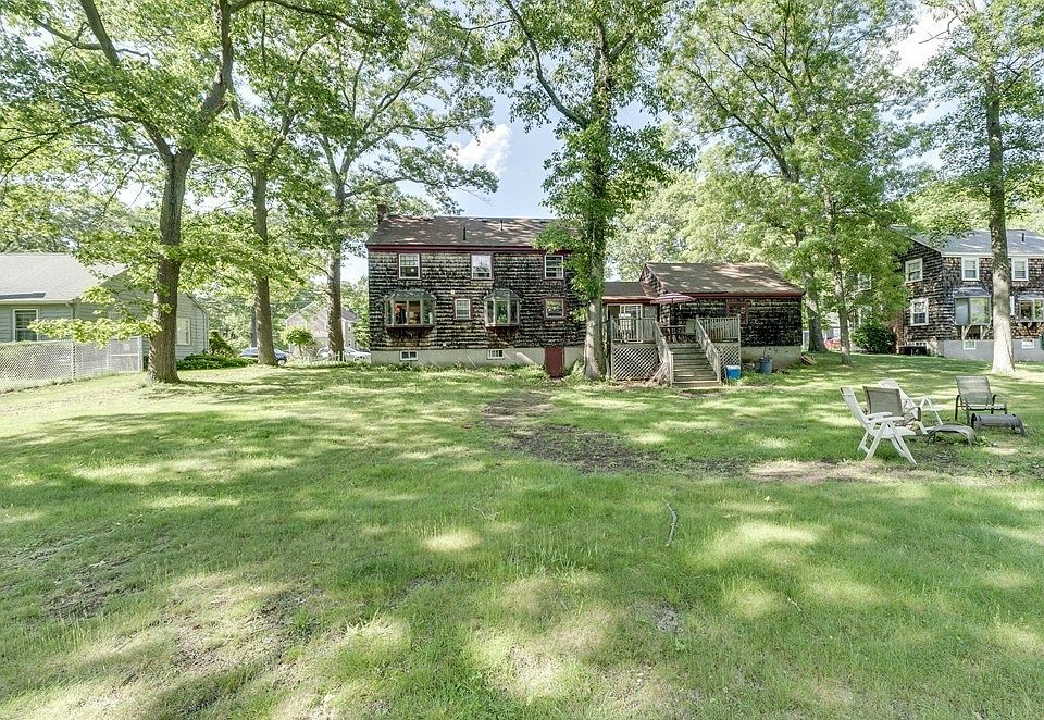 2nd image of 61 Veronica Ln