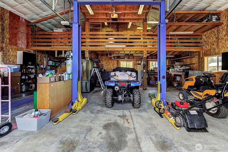 4th image of 749 Wheeler Hill Road