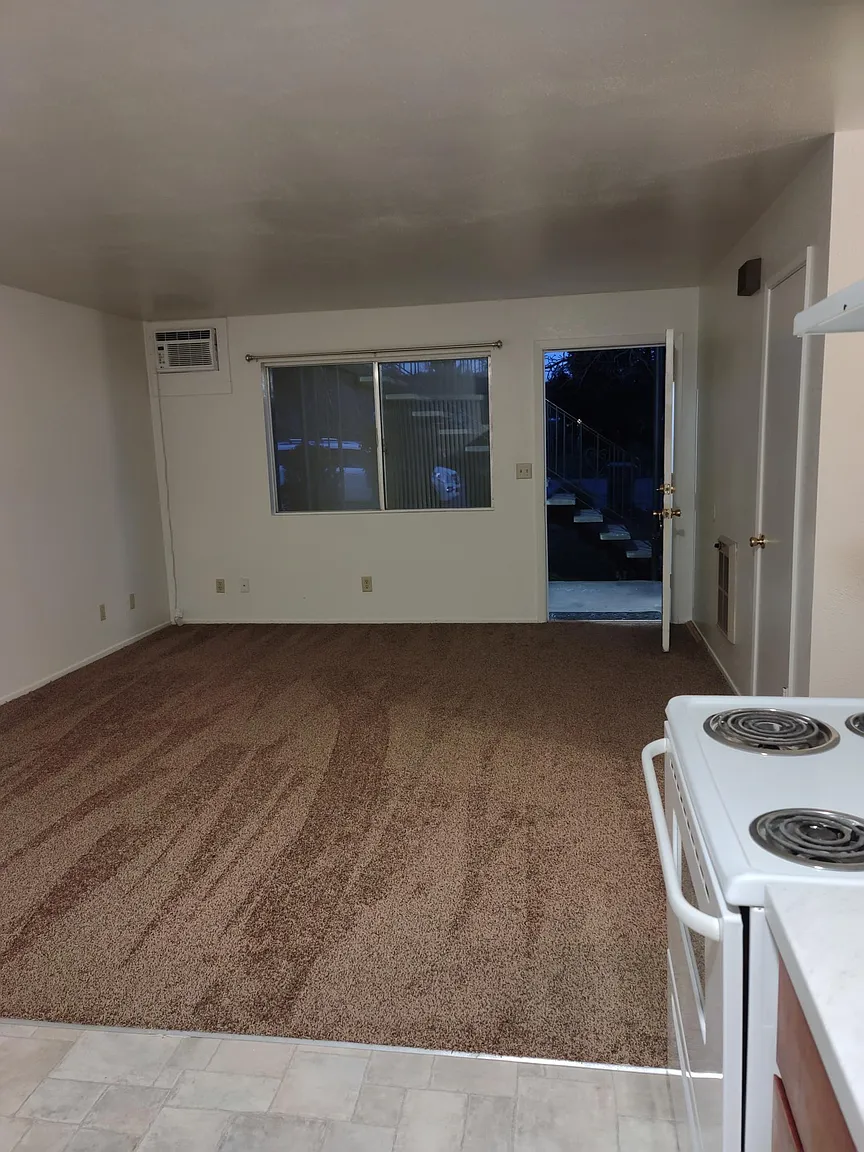 4322 Montgomery Ct photo 1