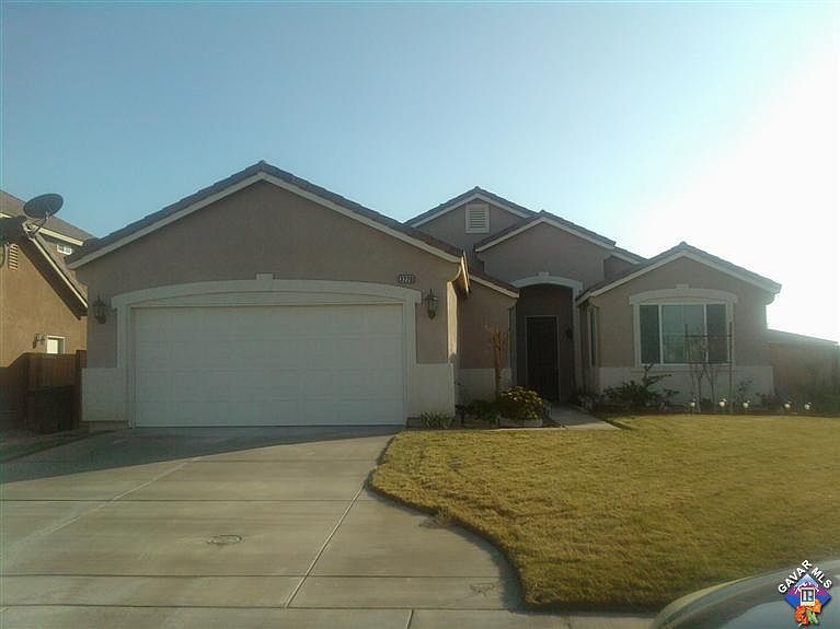 2nd image of 3220 Perdot Ave