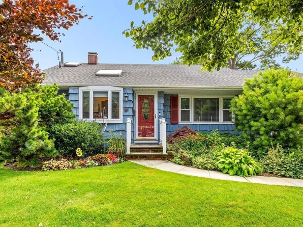 75 Division Avenue, Massapequa, NY 11758