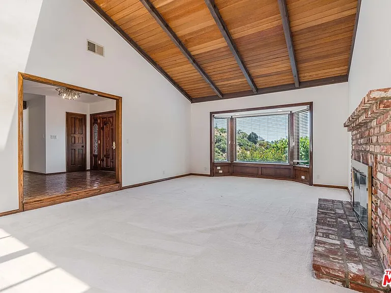 1181 Somera Rd — Photo 4