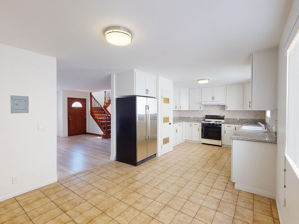 1st image of 2440 Penmar Ave