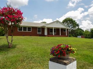 1718 Rozwood Dr, Charlotte, NC 28216