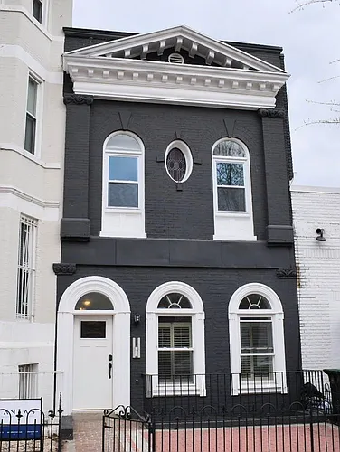 738 11th St NE Photo 1