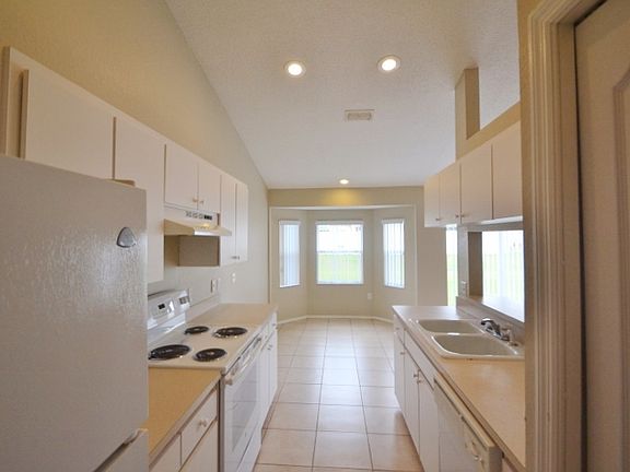 5th image of 8210 Westmont Terrace Dr