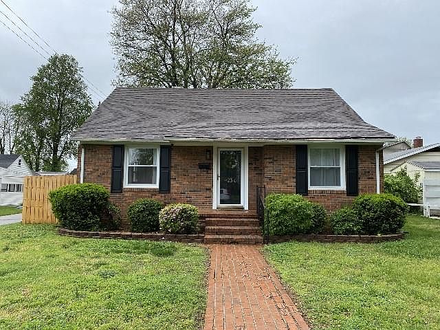 1st image of 2316 Fairway Dr