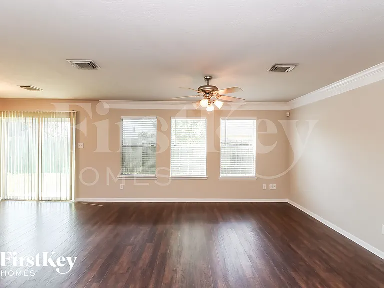 7811 Brookfield St — Photo 3