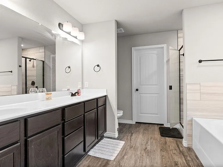 907 McLaury Cv — Photo 11