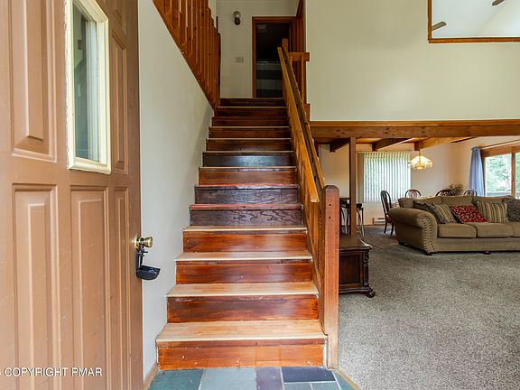 5th image of 169 Pinewood Dr S