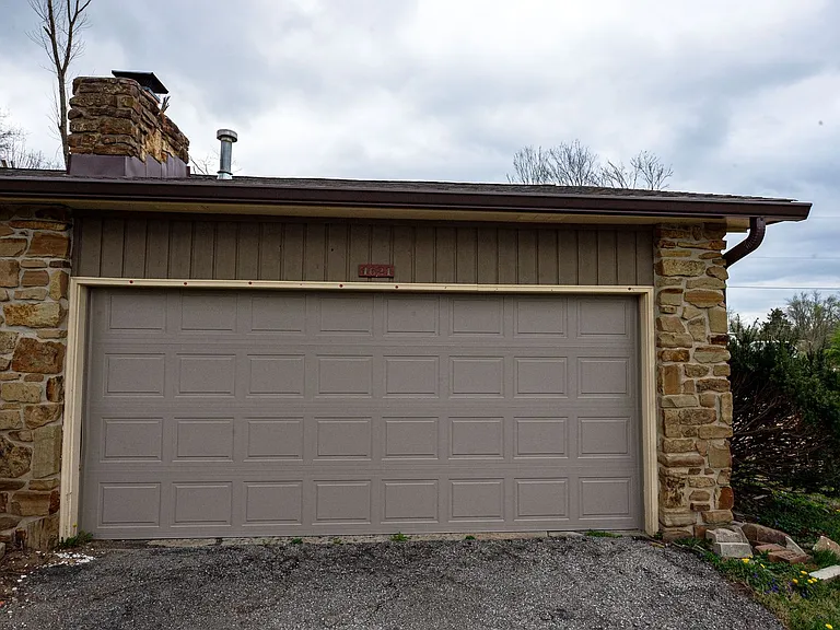 4621-4655 S Acorn Dr — Photo 50