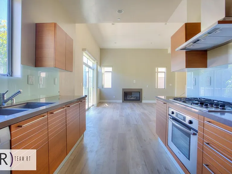 1737 Colby Ave #201 — Photo 20