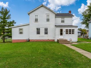 105 S Elm St, Davis Junction, IL 61020