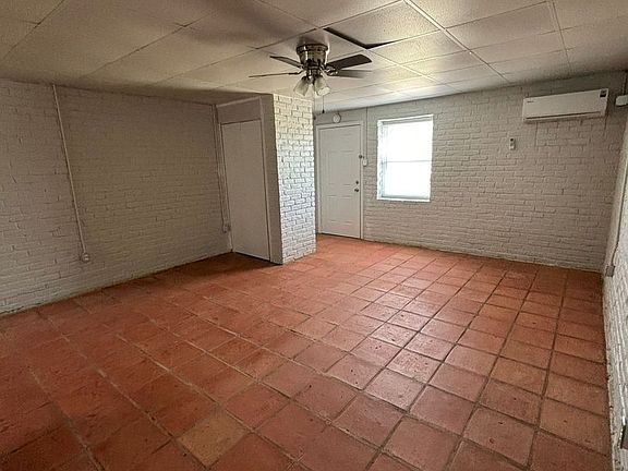 4th image of 1627 Fm 351