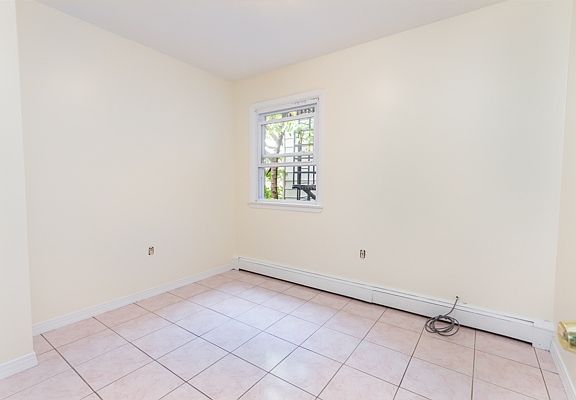 5th image of 71 Waverly St #1