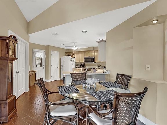 5th image of 12301 Londonderry Ln
