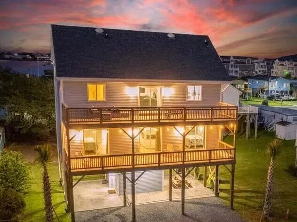 8020 8th Street, Surf City, NC 28445