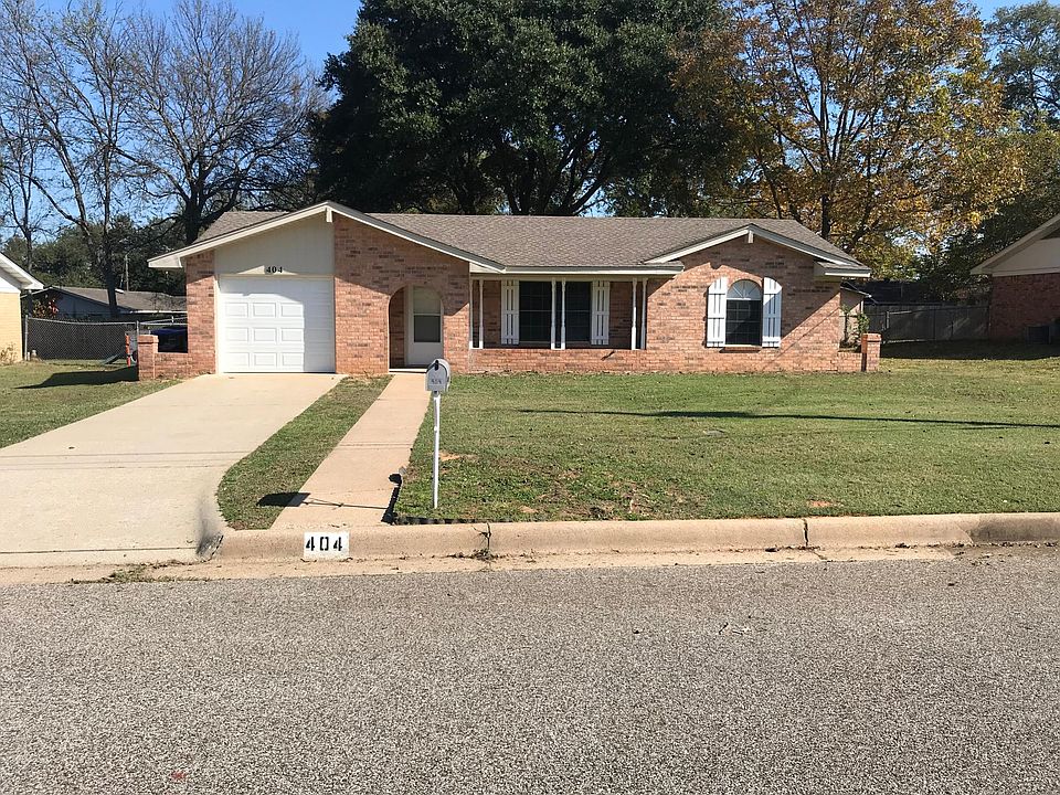 1st image of 404 Deerwood Dr