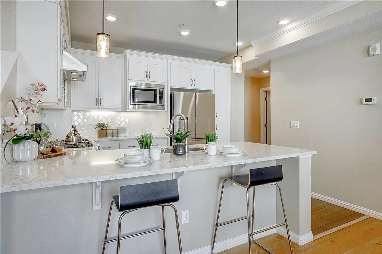 3 bed, 1667 sqft, $1,400 — Photo 3