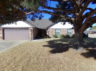 8201 Willow Creek Blvd, Oklahoma City, OK 73162