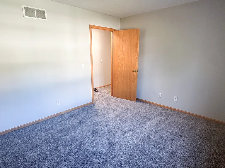 1725 N 57th Ave — Photo 13
