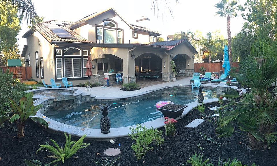 2nd image of 3673 Montrose Pl