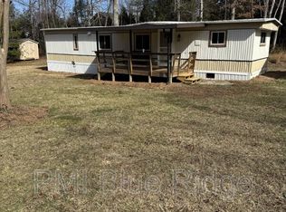 210 Markley Dr, Flat Rock, NC 28731