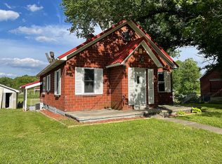 1006 N Main St, Winslow, IN 47598