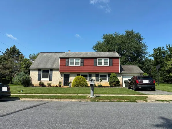 1718 Crooked Oak Dr, Lancaster, PA 17601