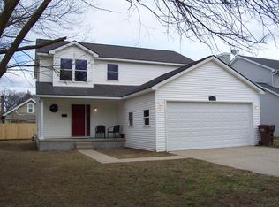 312 Edison Ave, Belleville, MI 48111