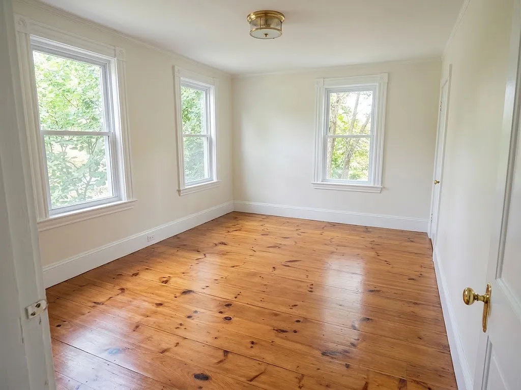 3 bed, 1800 sqft, $3,200 — Photo 2