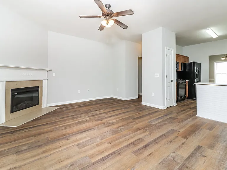 82 Brookvalley Ct W — Photo 7