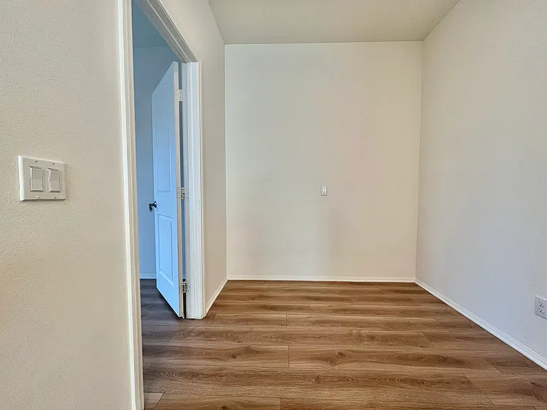 7805 Marbil Ln — Photo 28