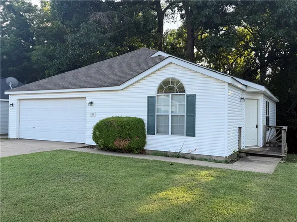 1301 Crescent St, Bentonville, AR 72712