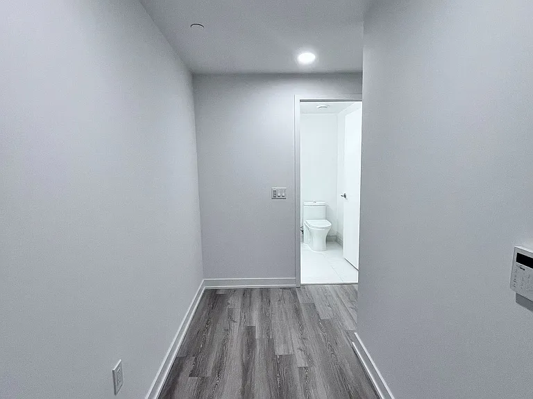 230 Simcoe St #1528 — Photo 7