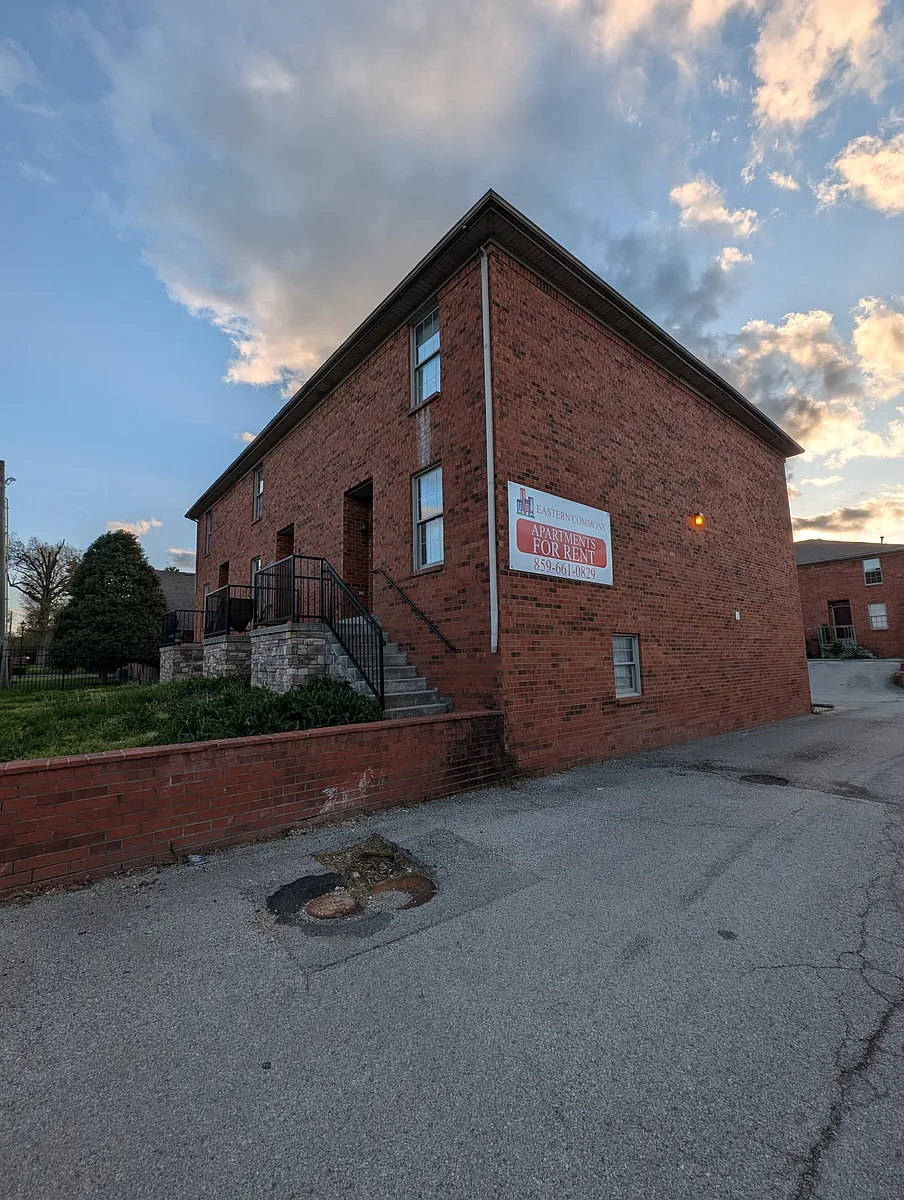 Building Photo - 360 High St